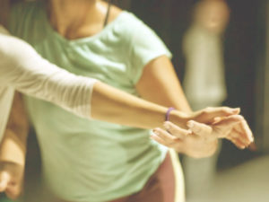 Contact Improvisation: Workshop&Jam | So, 25.05./ 22.06.25, 15-17.30 Uhr